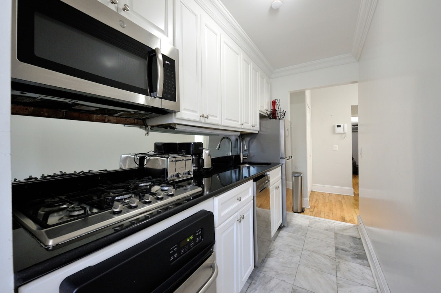 Building Photo - 468W W 47th St