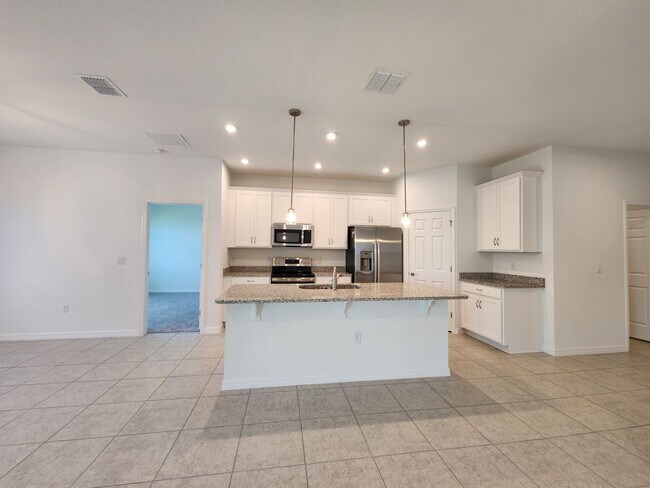 Building Photo - 33286 Country House Dr