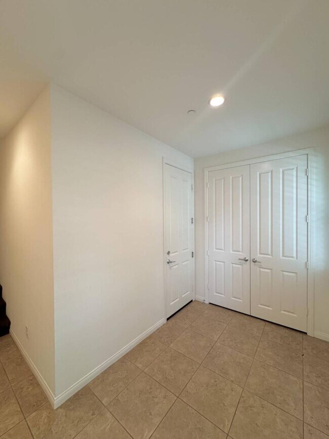 Building Photo - 2.0 bedroom in Azusa California 91702