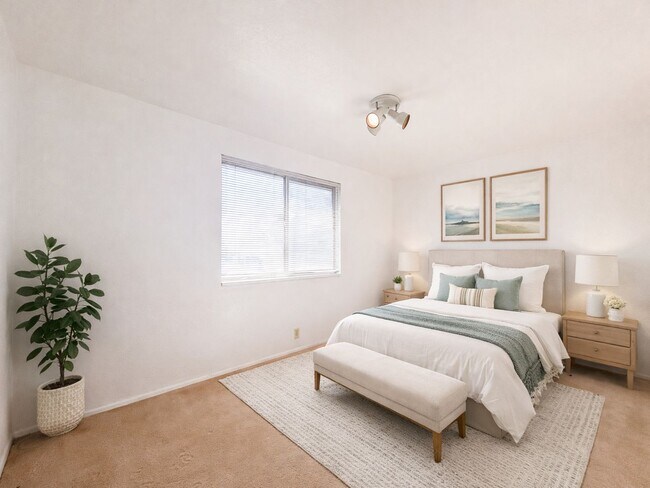 Building Photo - Cozy 2BR 1BA Home w/ Fireplace + 1 Car Garage + Fenced Yard in Sugar House