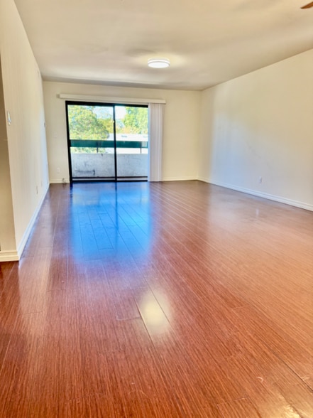 Building Photo - 5735 Woodman Ave