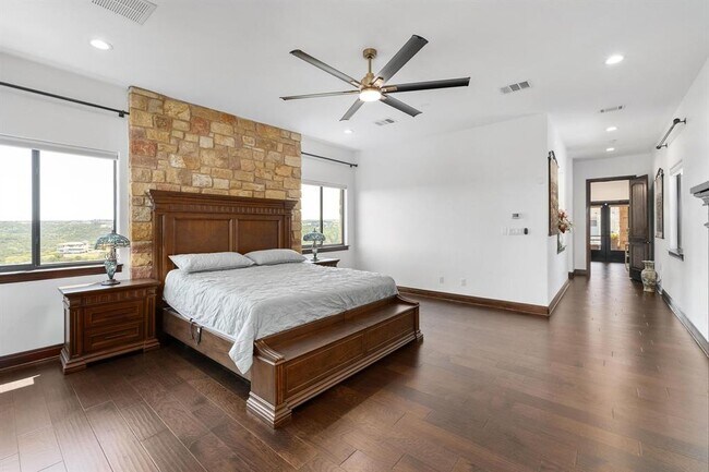 Building Photo - 13017 Luna Montana Way S