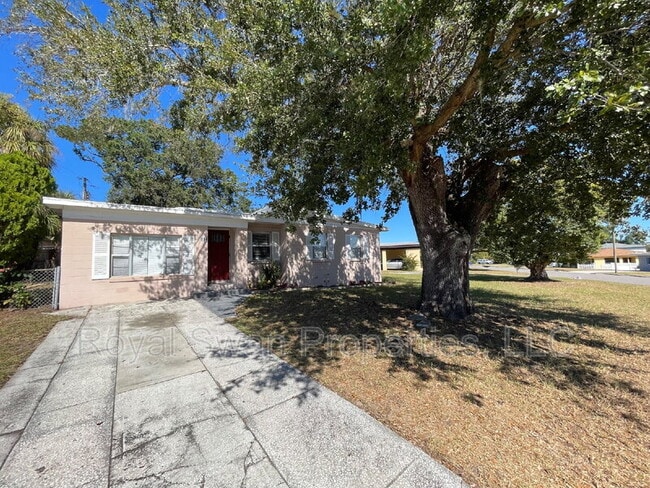 Building Photo - 114 Azalea St