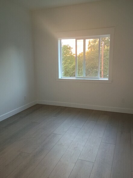 Building Photo - 1815 G St