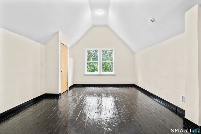 Building Photo - 144 Gilbert Ave