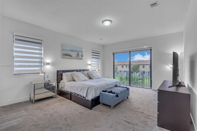 Building Photo - 3332 W 95th Terrace