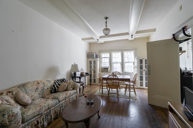 Building Photo - 3204 Porter St NW