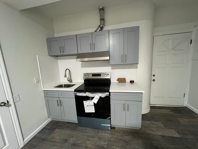 Building Photo - 85-78-78 114th St