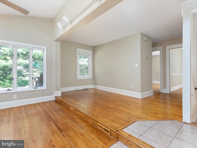 Building Photo - 301 Wood Ave