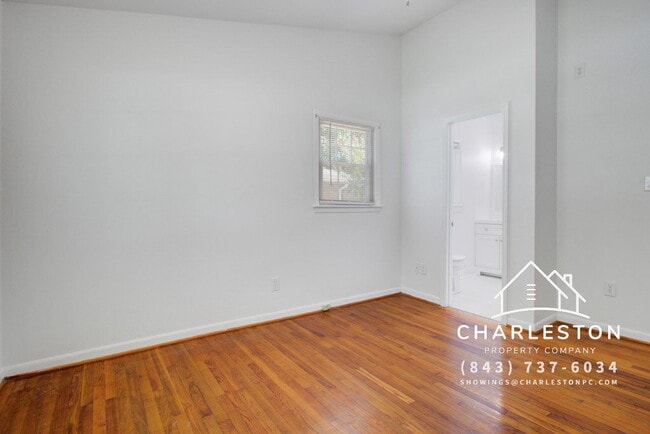 Building Photo - 816 E Estates Blvd