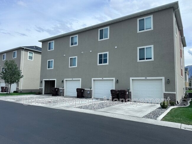 Building Photo - 652 N 130 E