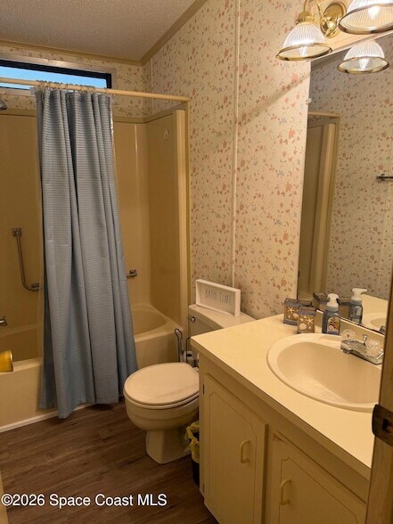 Building Photo - 706 Hyacinth Cir