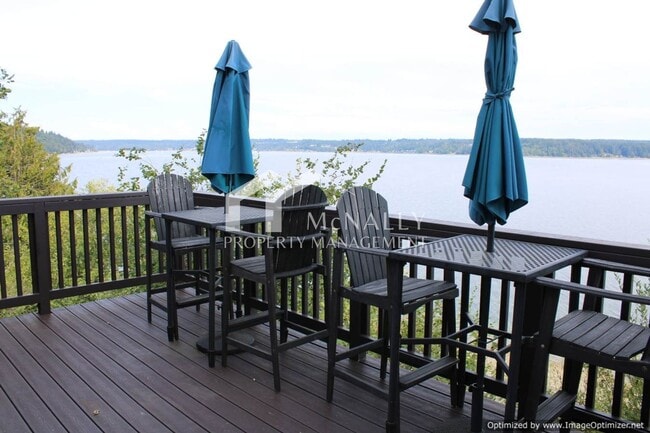 Building Photo - Waterfront Cottage with Views and beach ac...