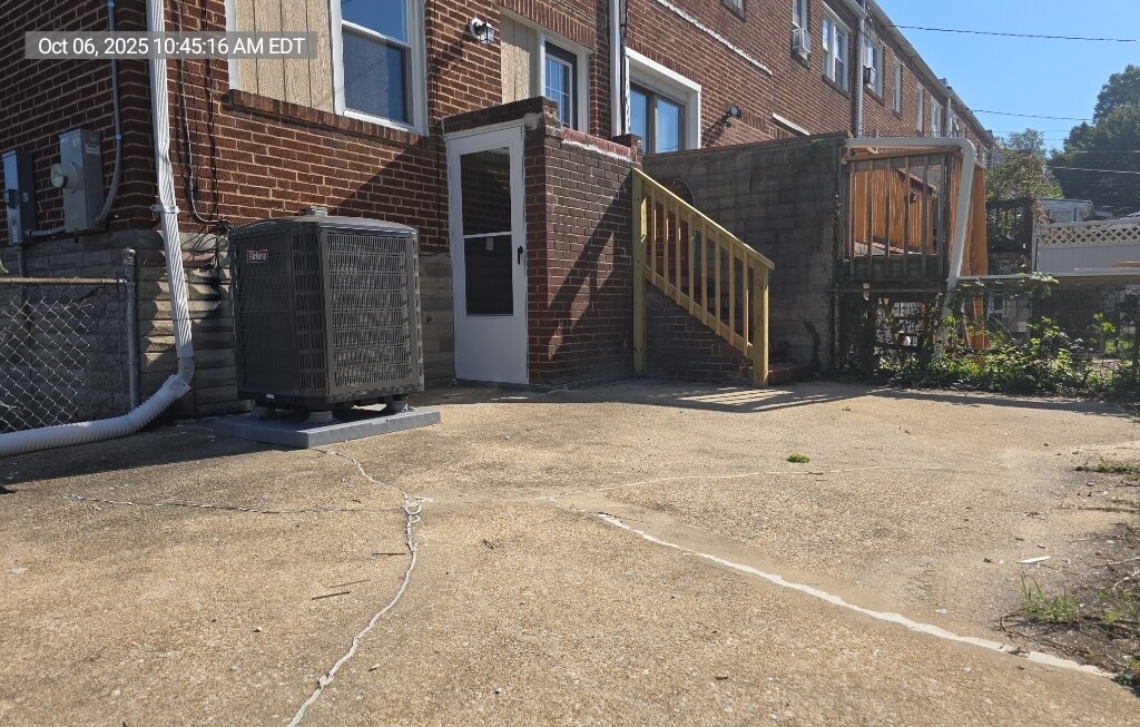 Building Photo - 335 Arden Rd W