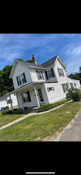 Front yard - 412 Pearl Lake Rd