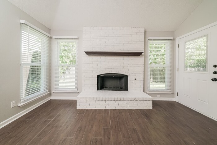 Building Photo - 2210 Westview Trail