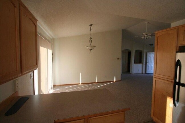 Building Photo - Adorable two bedroom home located in Post ...