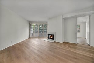 Building Photo - 2131 Century Park Ln