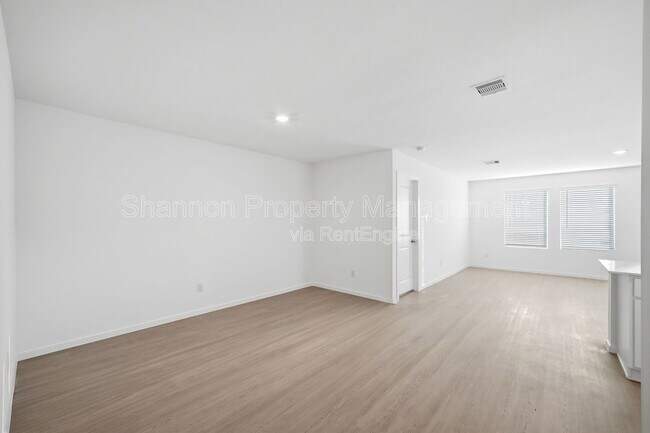 Building Photo - 25585 Rose Creek Dr