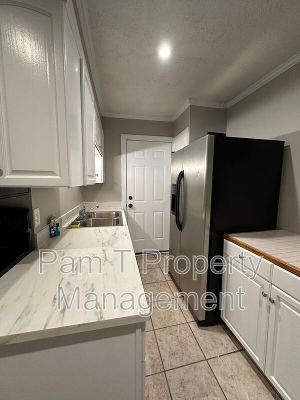 Building Photo - 7804 Clyo Cir