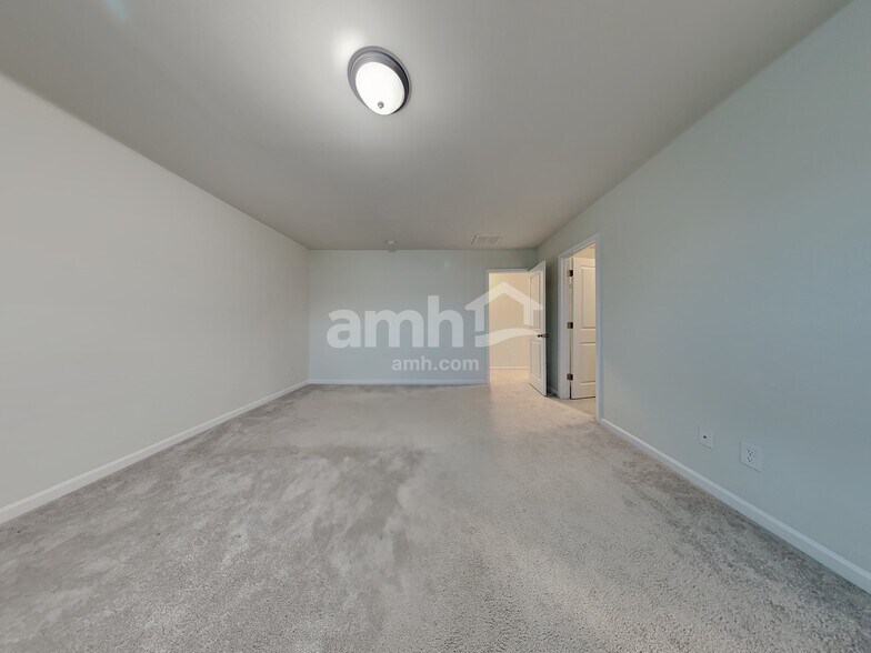 Building Photo - 139 Stagecoach Ave