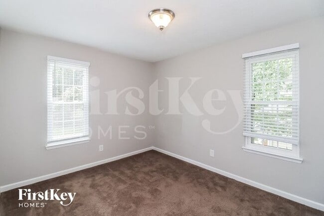 Building Photo - 10635 Plantation Bridge Dr