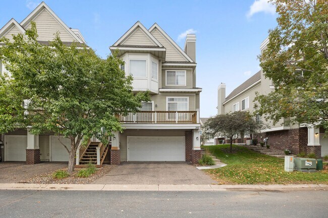 Building Photo - 207 Christenson Way NE