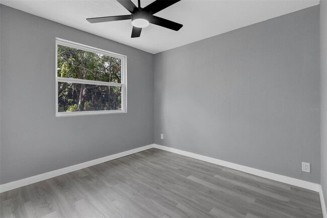 Building Photo - 315 Bayview St