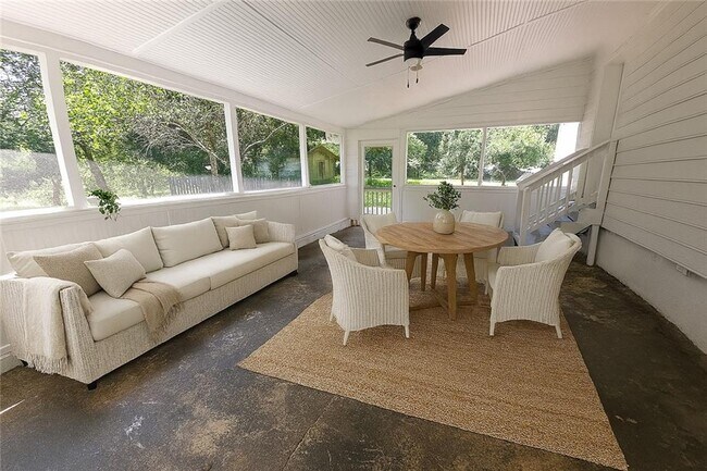 Building Photo - 522 Stell Rd