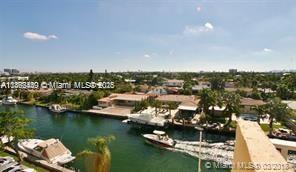 Building Photo - 2350 NE 135th St