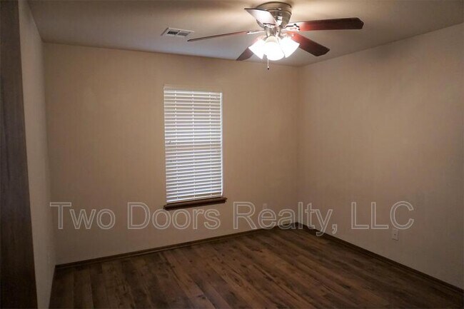 Building Photo - 9601 Crooked Creek Ln