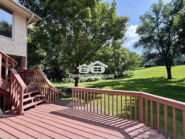 Building Photo - 10445 Fawns Way