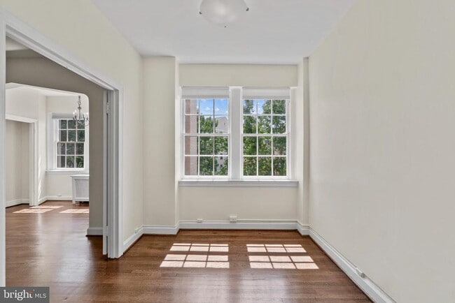 Building Photo - 2737 Devonshire Pl NW