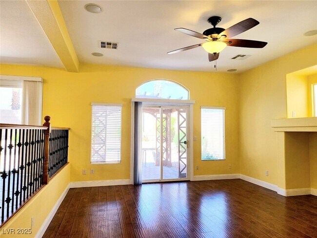 Building Photo - 10885 Fintry Hills St