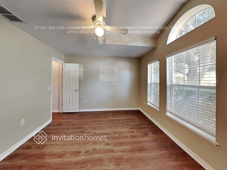 Building Photo - 527 Stonewall Ave