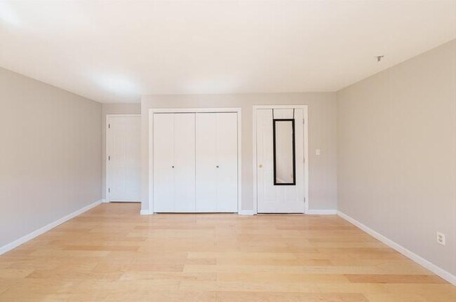 Building Photo - 1 Richdale Ave