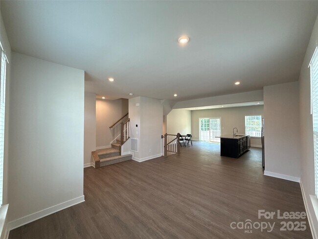 Building Photo - 422 Serenity Cir