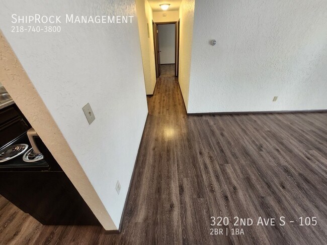 Building Photo - 320 2nd Ave S