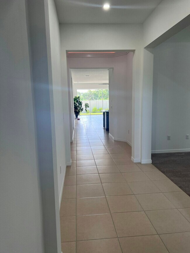 Building Photo - 5115 Los Robles Ct