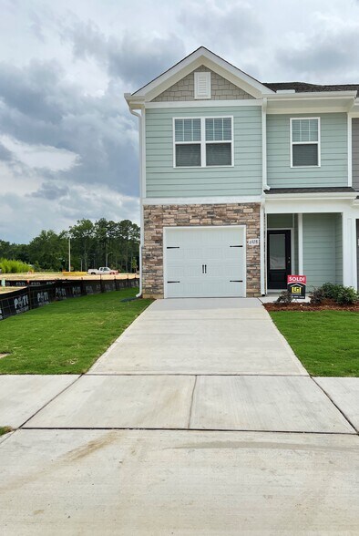 Building Photo - 6928 Outfall Point Ln