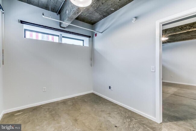 Building Photo - 4800 Brown St