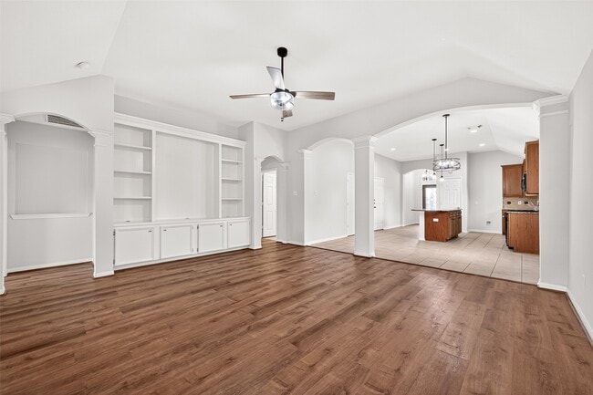 Building Photo - 6030 Wildbriar Ln