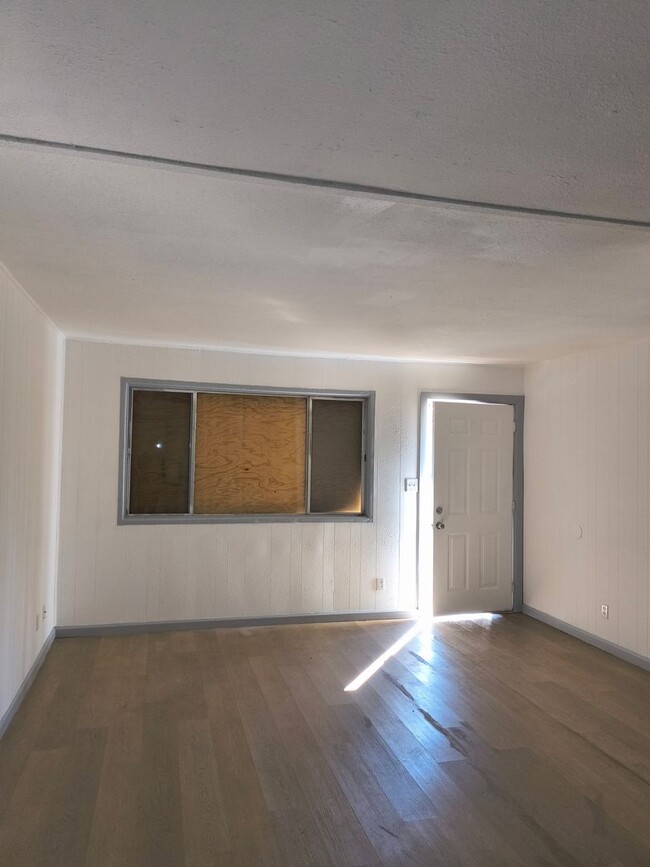 Building Photo - LIMITED TIME**NO APPLICATION FEE**1/2 OFF ...