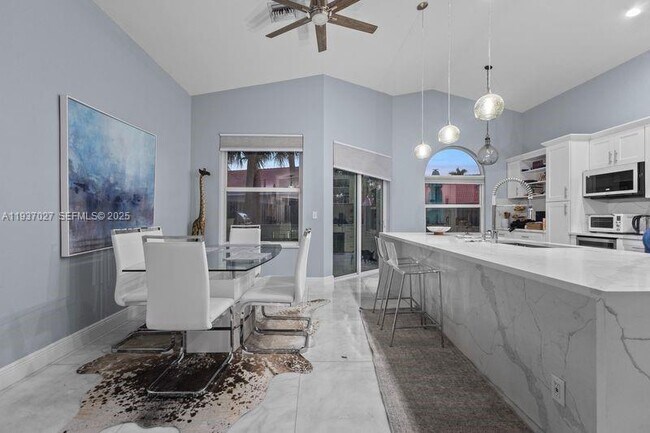 Building Photo - 6952 NW 27th Ct