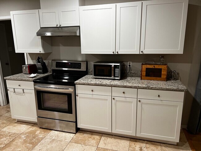 Building Photo - 3539 Courtenay Cir