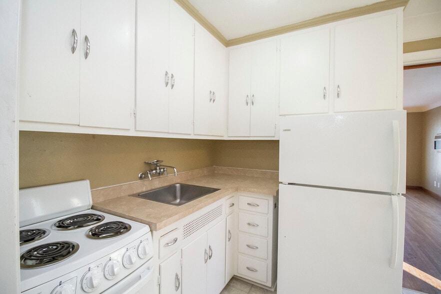 Building Photo - 3941 Torrance Dr