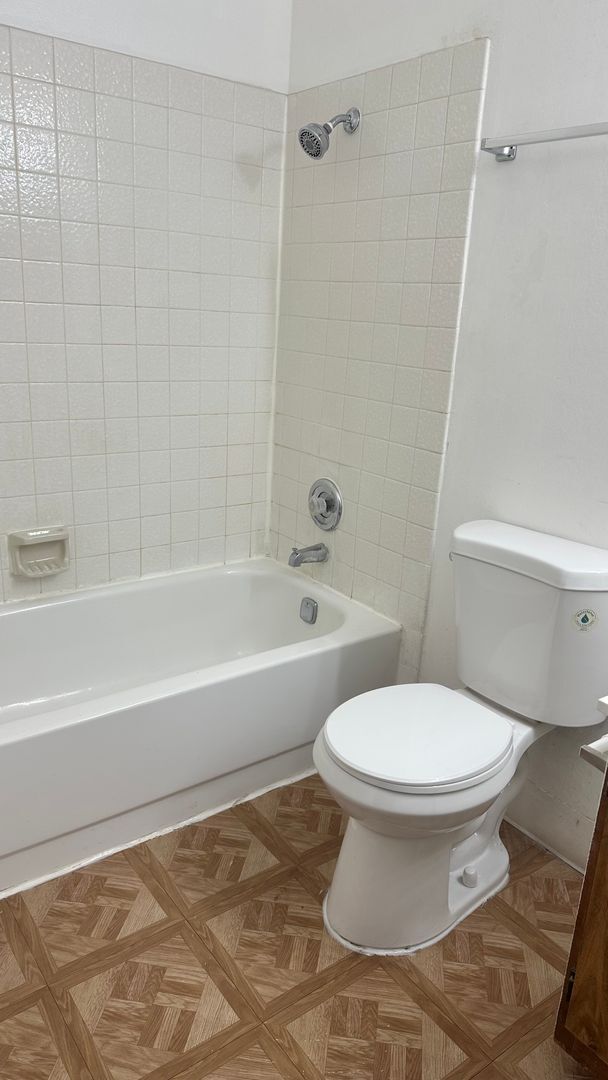 Building Photo - ONE BEDROOM ONE BATHROOM APARTMENT AVAILABLE FOR RENT !!!