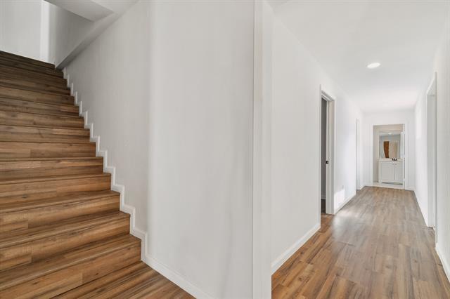Building Photo - 2038 Avon Dr