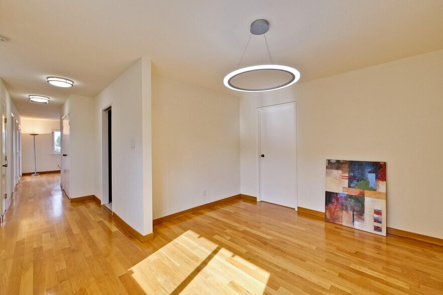 Building Photo - 255 Shearwater Is