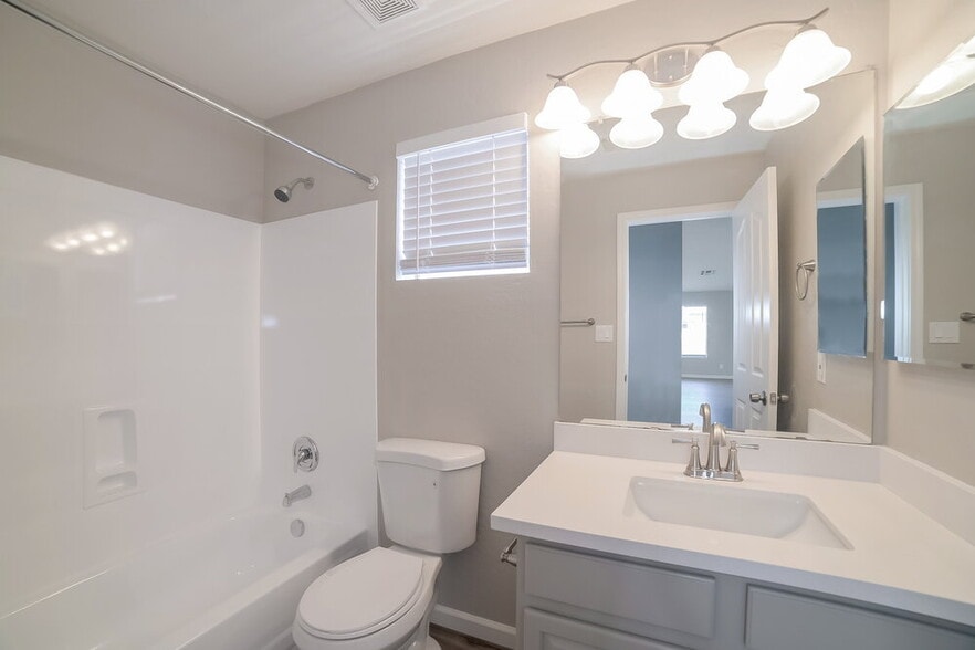 Building Photo - 8808 W Adam Ave